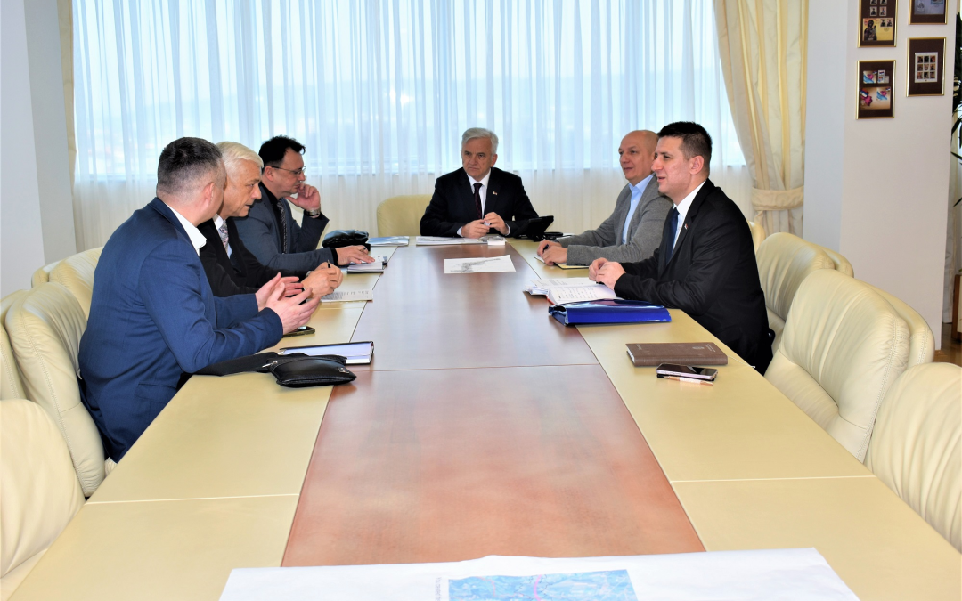 Predstavnici Privredne komore na sastanku sa ministrom Čubrilovićem: pronaći rješenja za nesmetano funkcionisanje drumskog saobraćaja